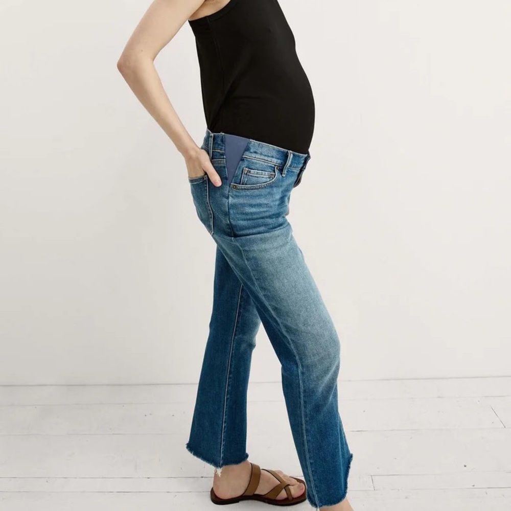 Hatch crop flare maternity Jean. Size 27 never worn. New with tags.